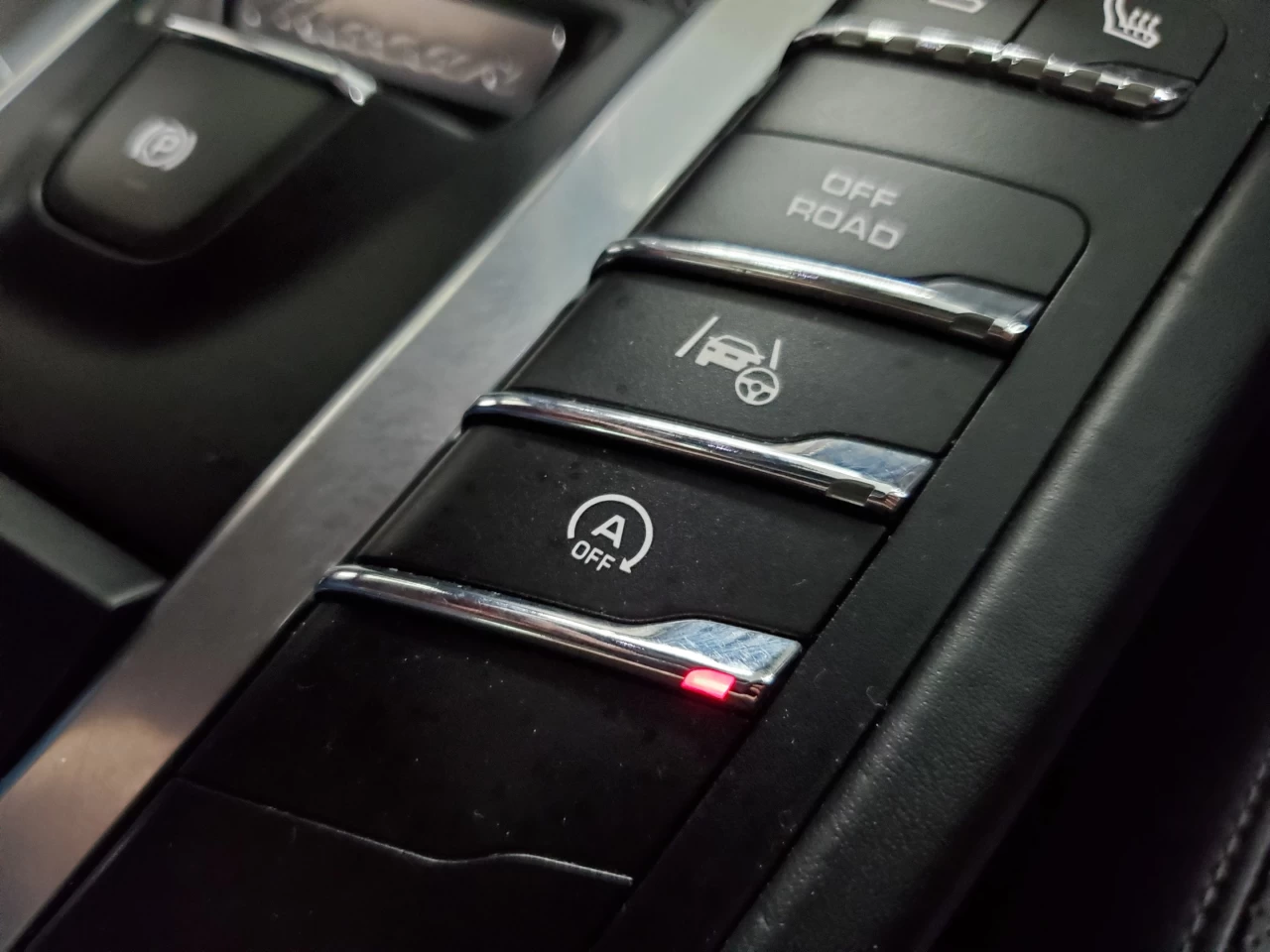 2015 Porsche Macan AWD 4dr Turbo Main Image