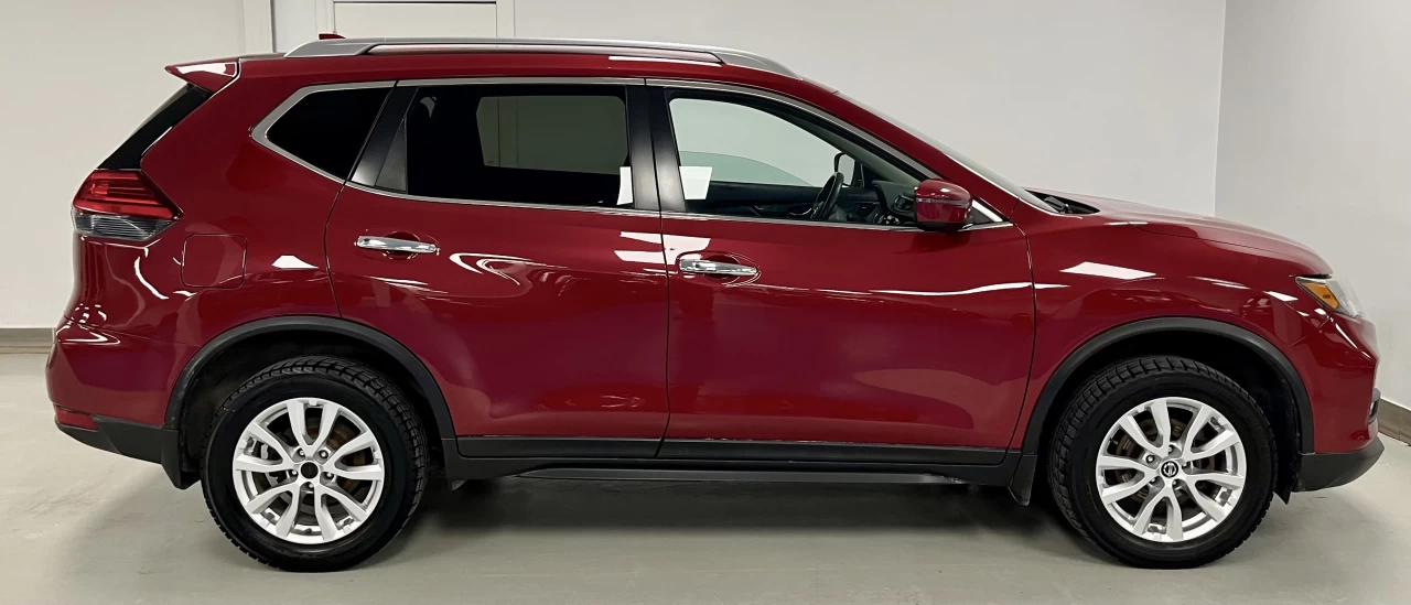 2017 Nissan Rogue AWD 4dr SV Main Image