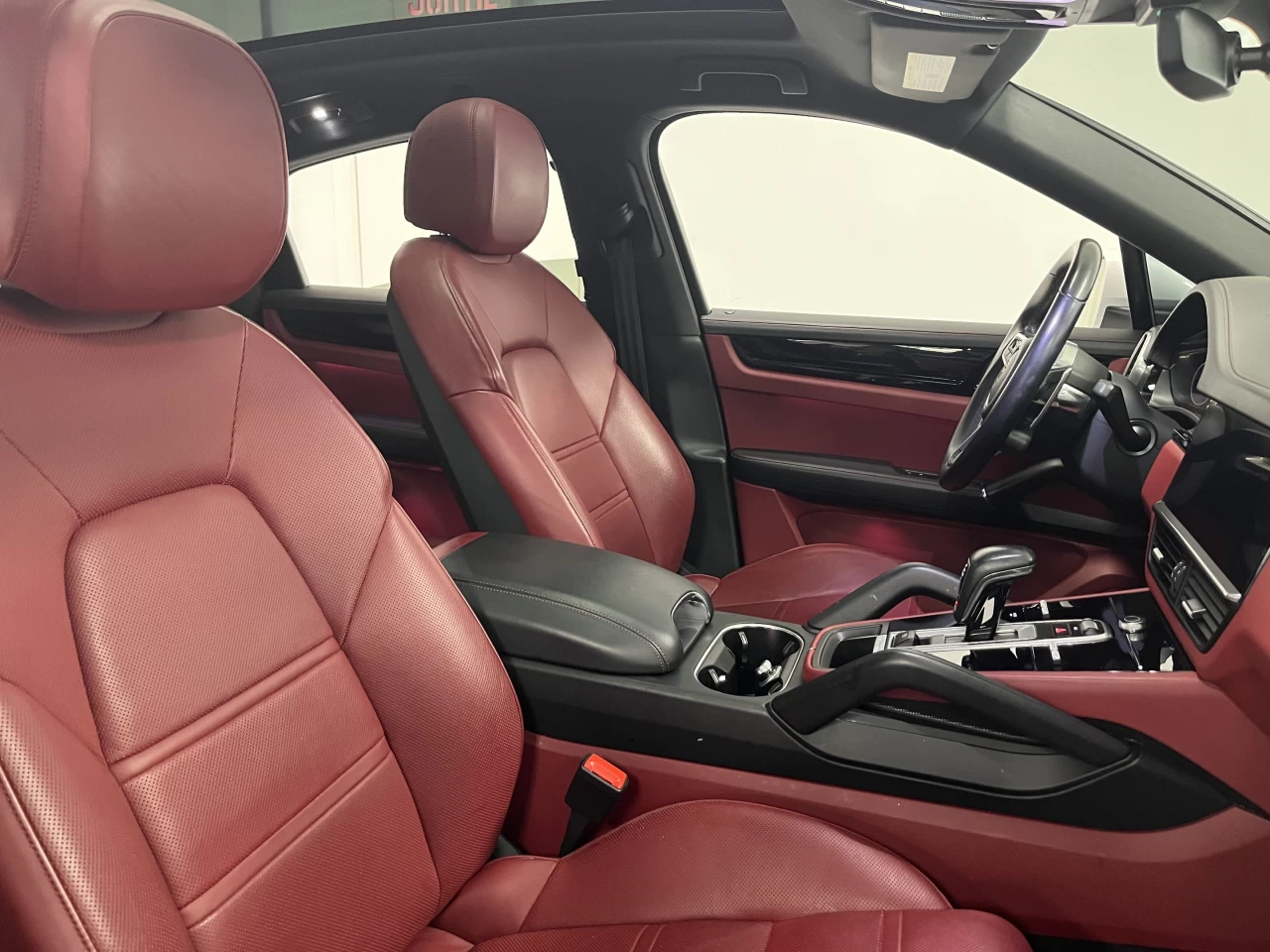 2022 Porsche Cayenne Coupe AWD Image principale