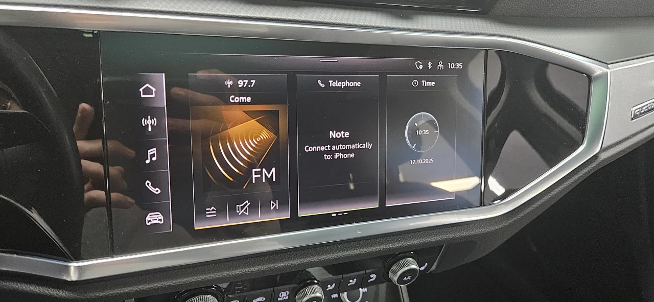 2023 Audi Q3 45 TFSI quattro LOADED ROOF Main Image