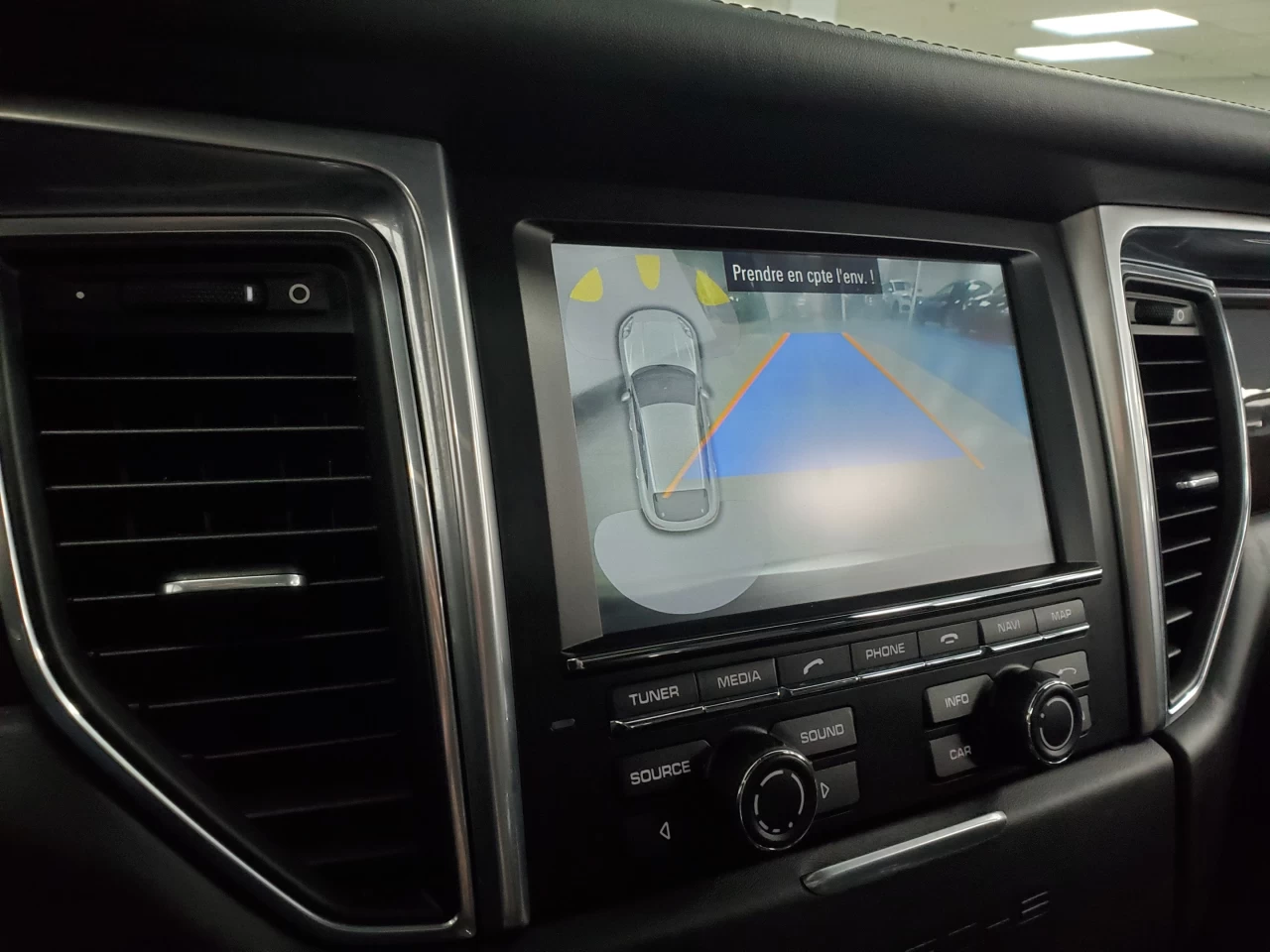 2015 Porsche Macan AWD 4dr Turbo Main Image