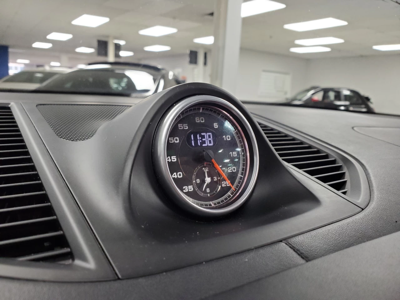 2015 Porsche Macan AWD 4dr Turbo Main Image