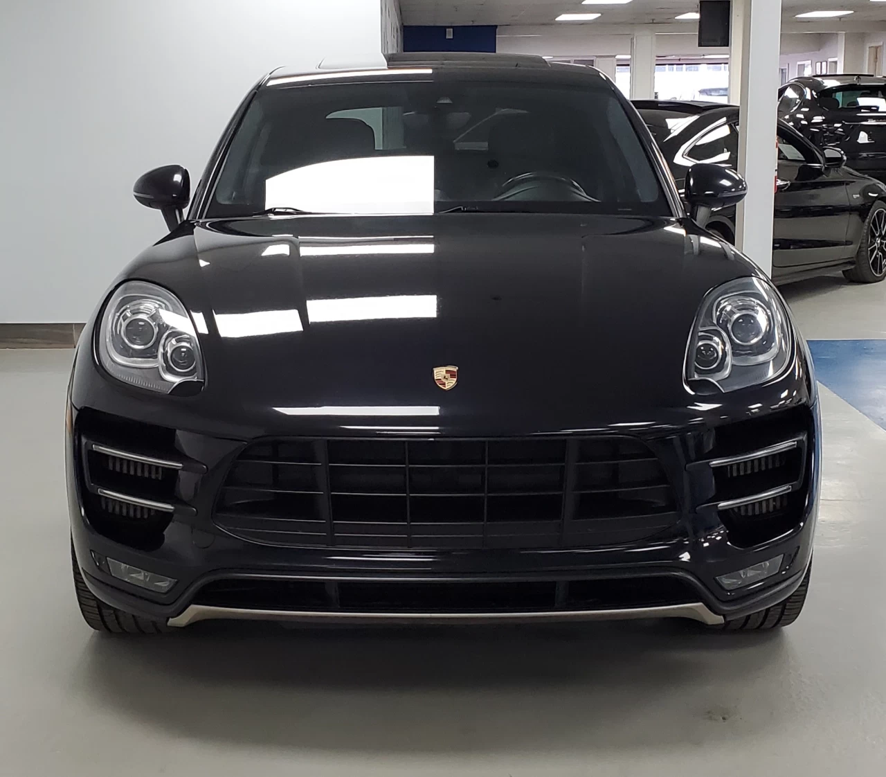 2015 Porsche Macan AWD 4dr Turbo Main Image