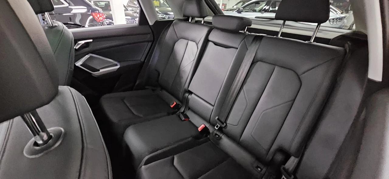 2023 Audi Q3 45 TFSI quattro LOADED ROOF Main Image