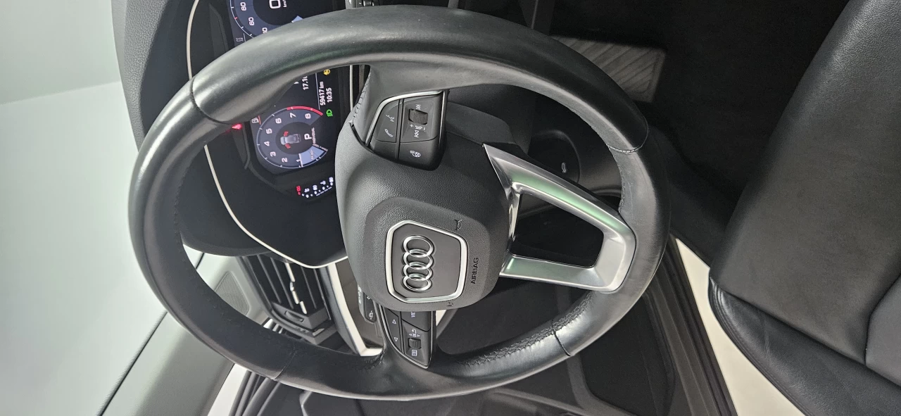 2023 Audi Q3 45 TFSI quattro LOADED ROOF Main Image