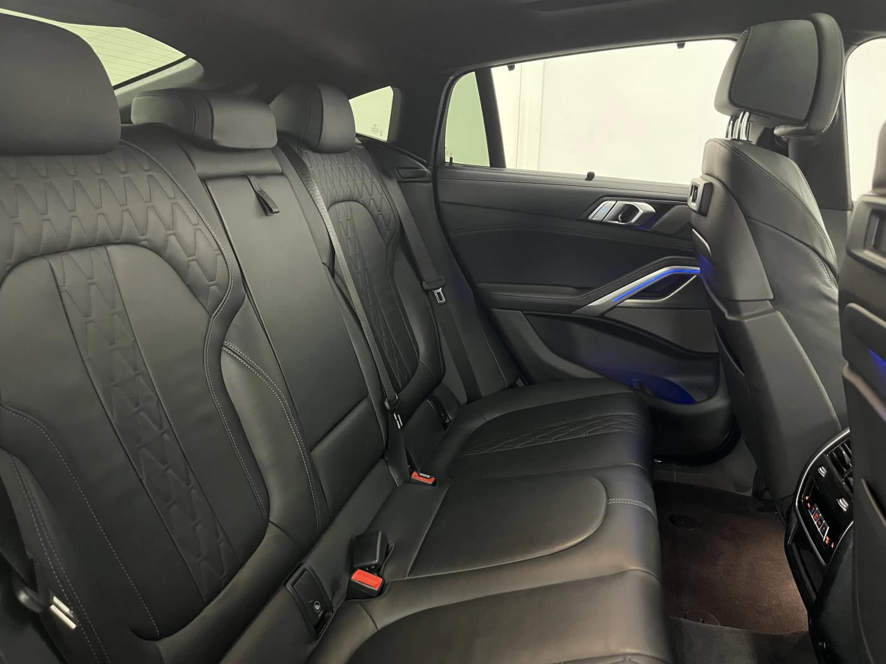 2023 BMW X6 MSPORT-FROZEN BLACK METALLIC-SKY LOUNGE Main Image