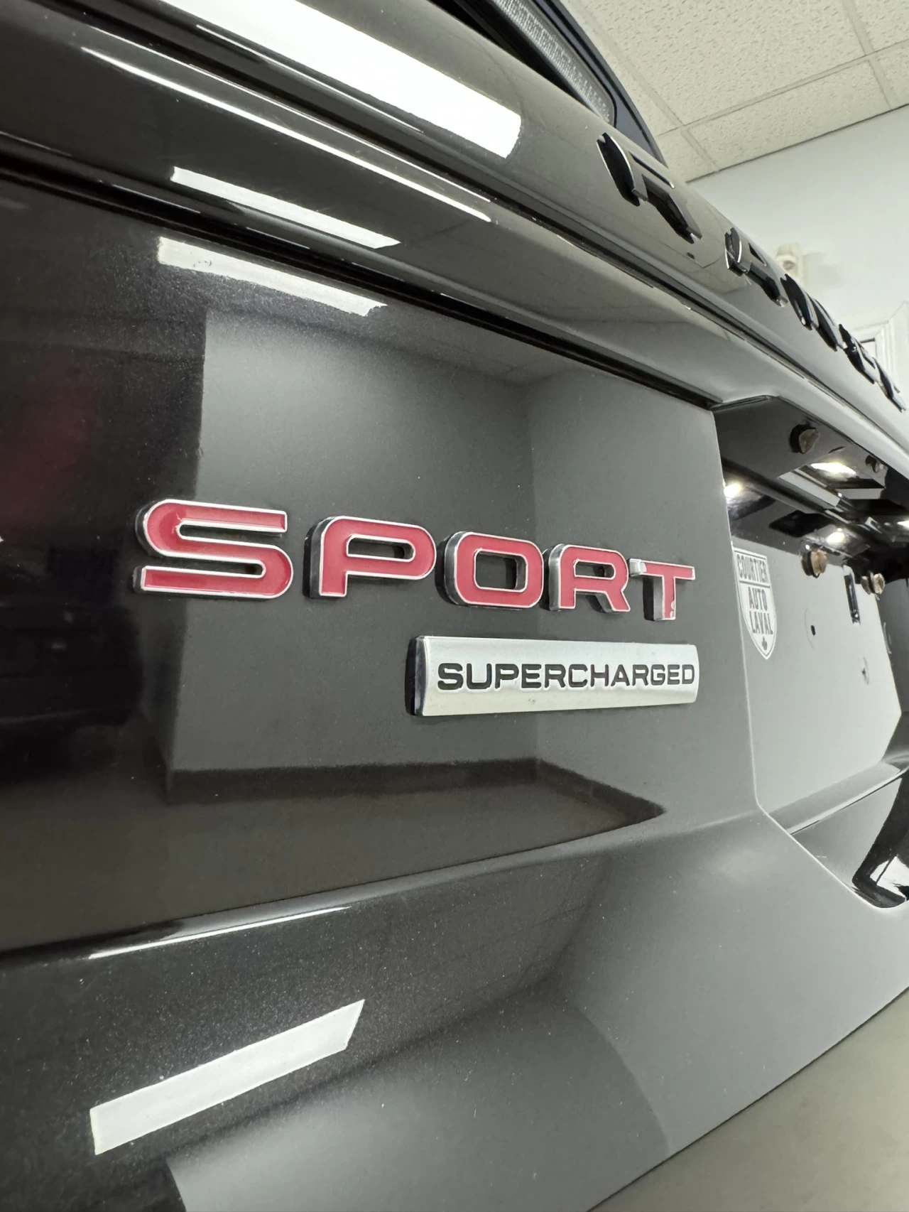 2016 Land Rover Range Rover Sport V8 SC Dynamic - FULL BLACK/RED - LOW KM - 510HP! Main Image