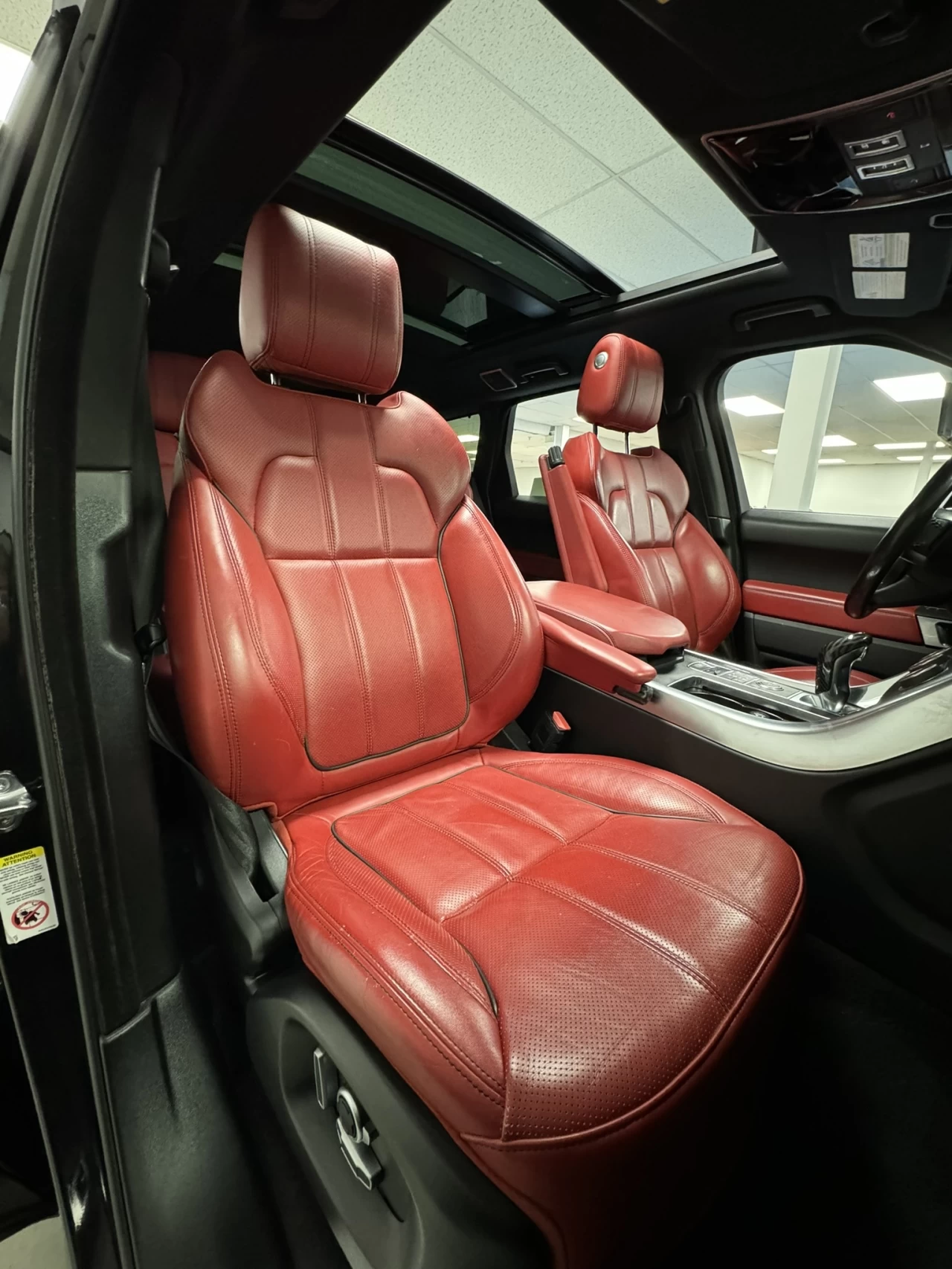 2016 Land Rover Range Rover Sport V8 SC Dynamic - FULL BLACK/RED - LOW KM - 510HP! Image principale