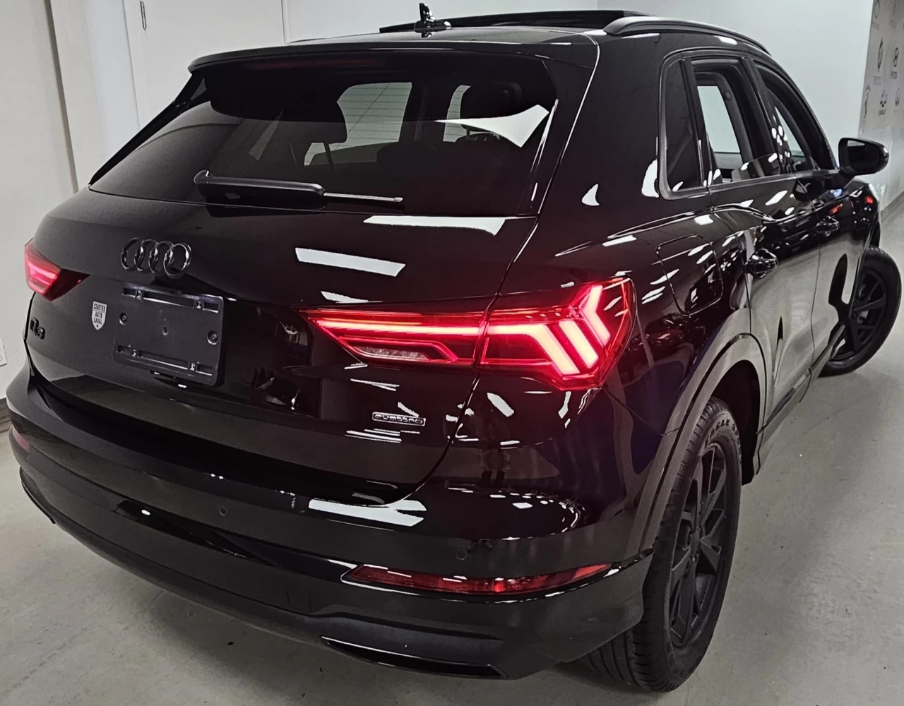2023 Audi Q3 45 TFSI quattro LOADED ROOF Main Image
