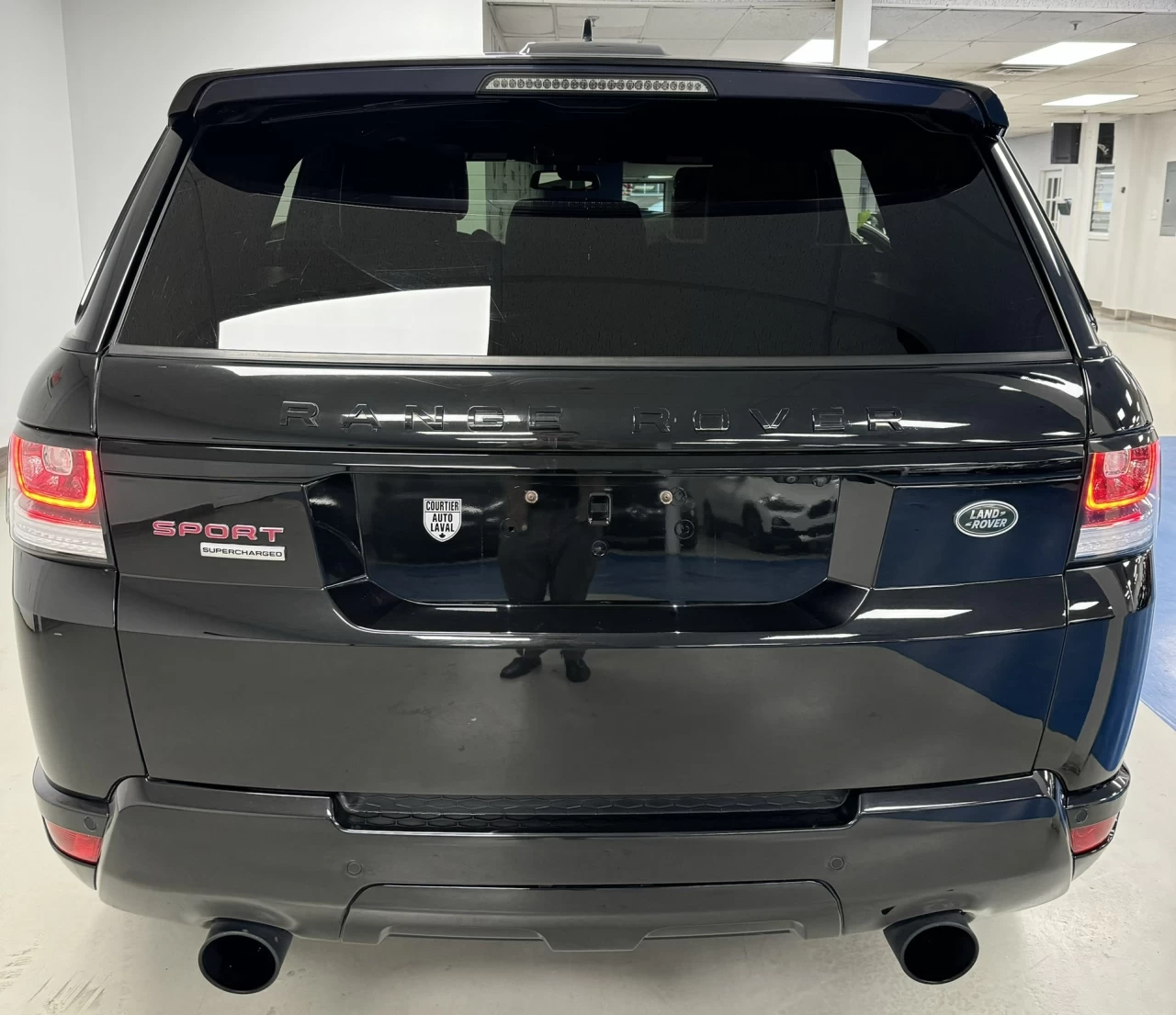 2016 Land Rover Range Rover Sport V8 SC Dynamic - FULL BLACK/RED - LOW KM - 510HP! Main Image