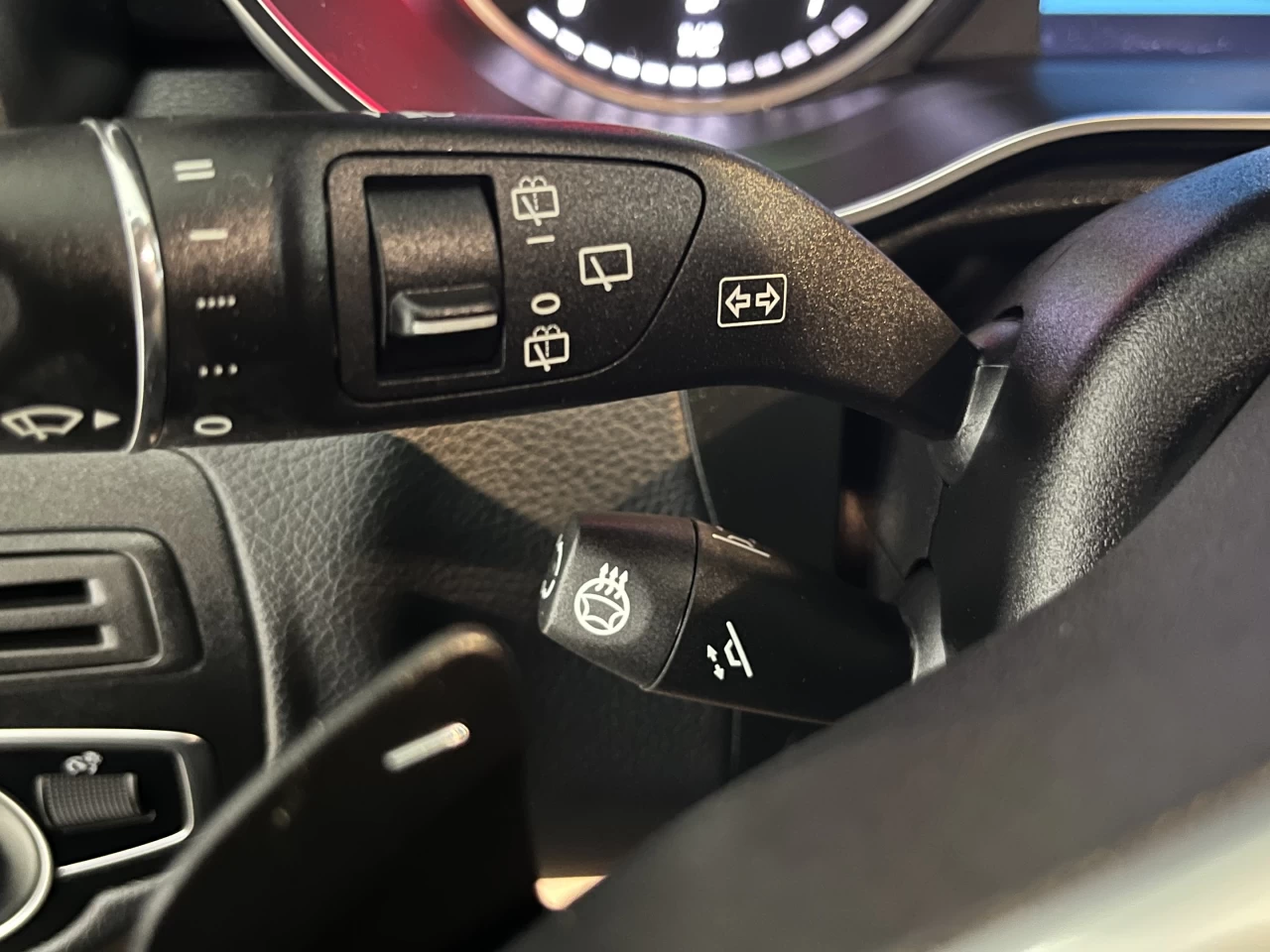 2021 Mercedes-Benz GLC GLC 300 4MATIC SUV *LOW KM* Main Image