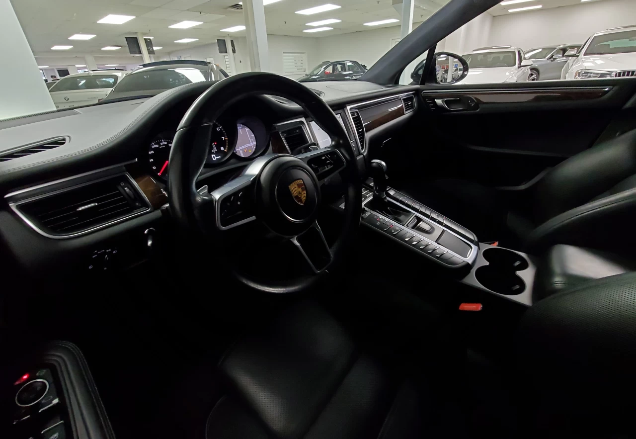 2015 Porsche Macan AWD 4dr Turbo Main Image