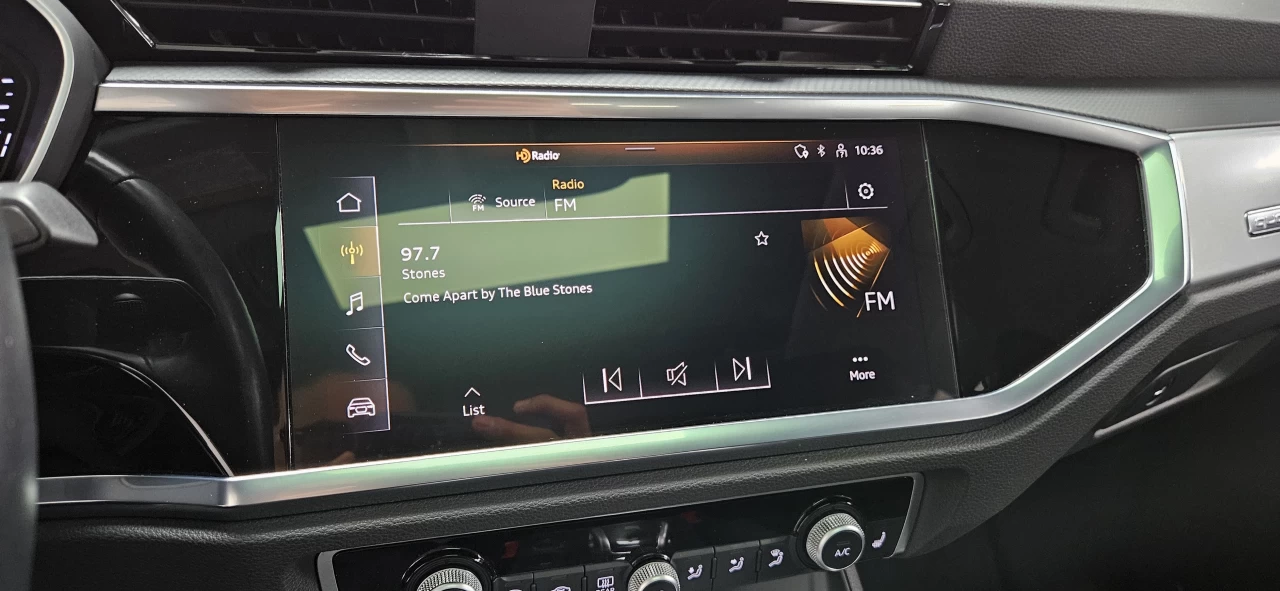 2023 Audi Q3 45 TFSI quattro LOADED ROOF Main Image