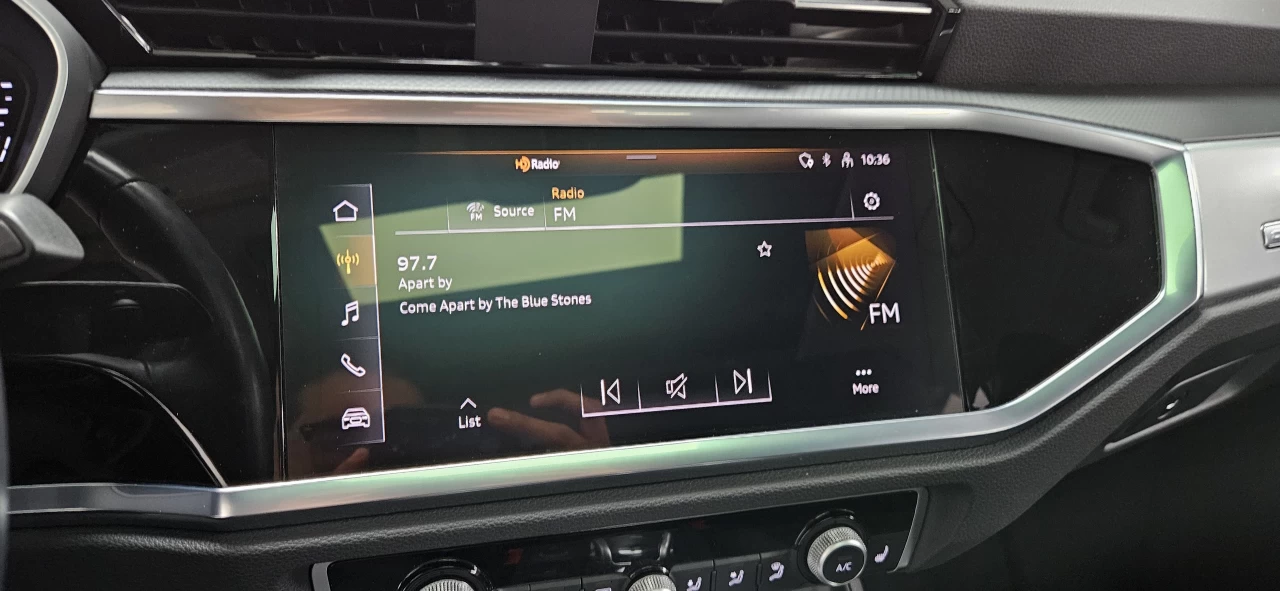 2023 Audi Q3 45 TFSI quattro LOADED ROOF Main Image