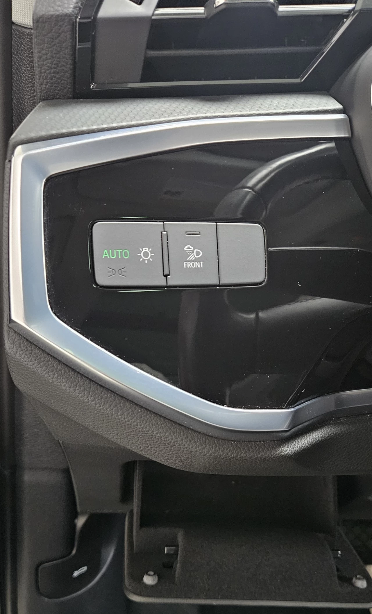 2023 Audi Q3 45 TFSI quattro LOADED ROOF Main Image