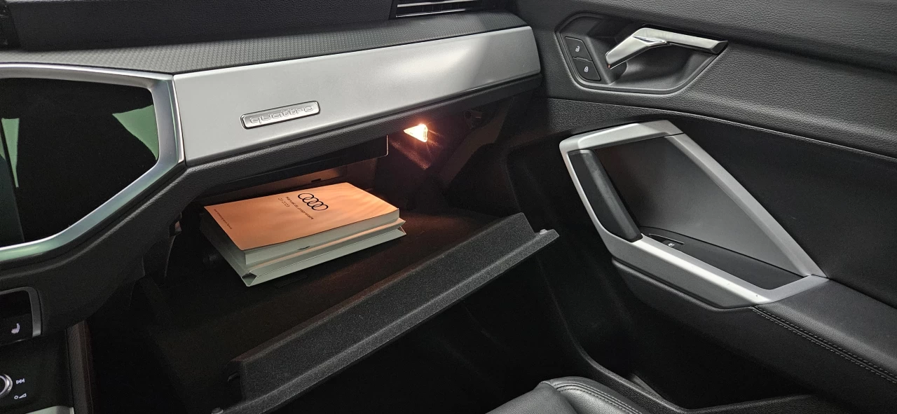 2023 Audi Q3 45 TFSI quattro LOADED ROOF Main Image