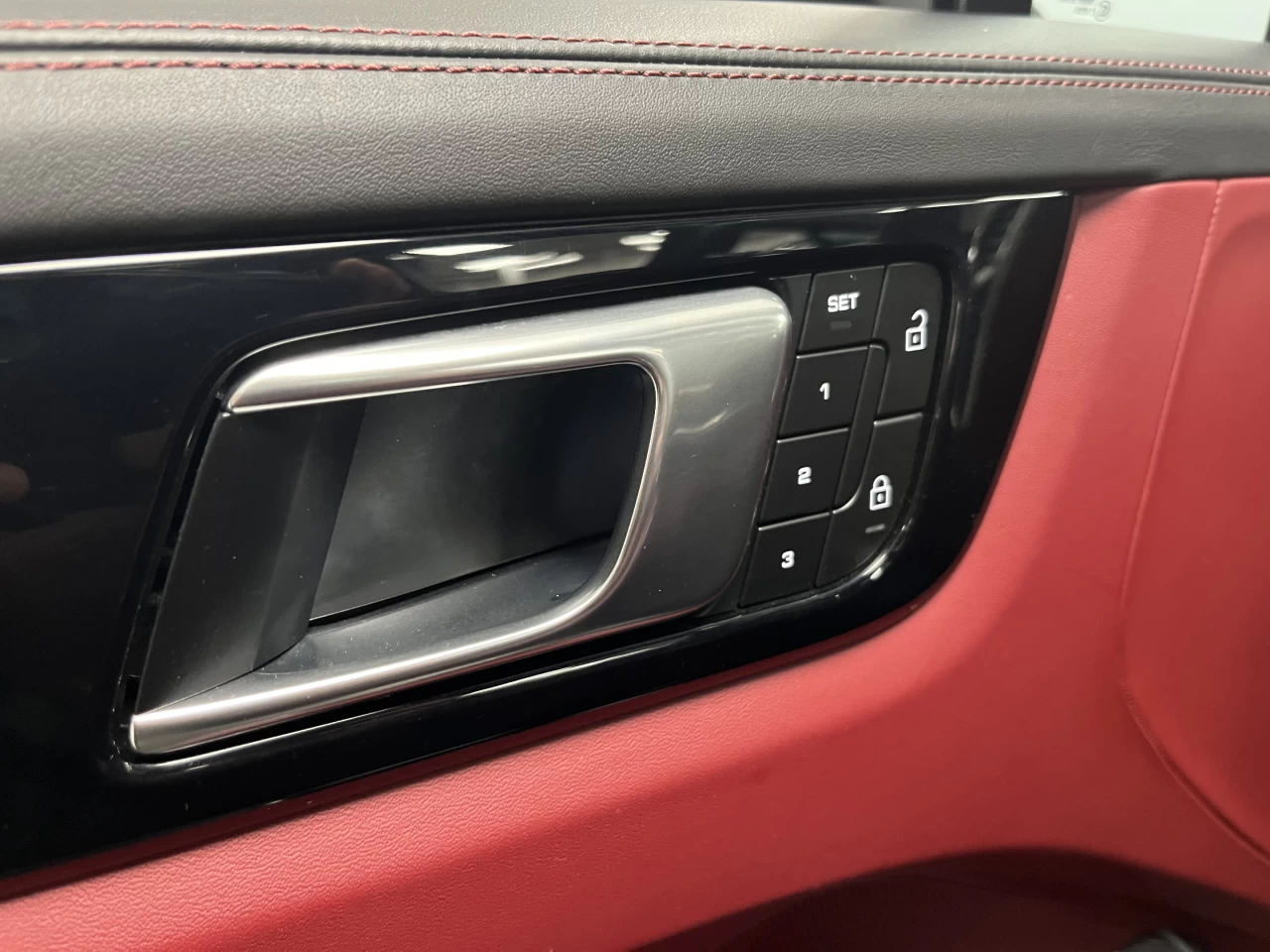 2022 Porsche Cayenne Coupe AWD Image principale