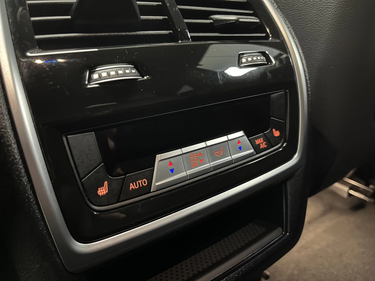 2023 BMW X6 MSPORT-FROZEN BLACK METALLIC-SKY LOUNGE Main Image