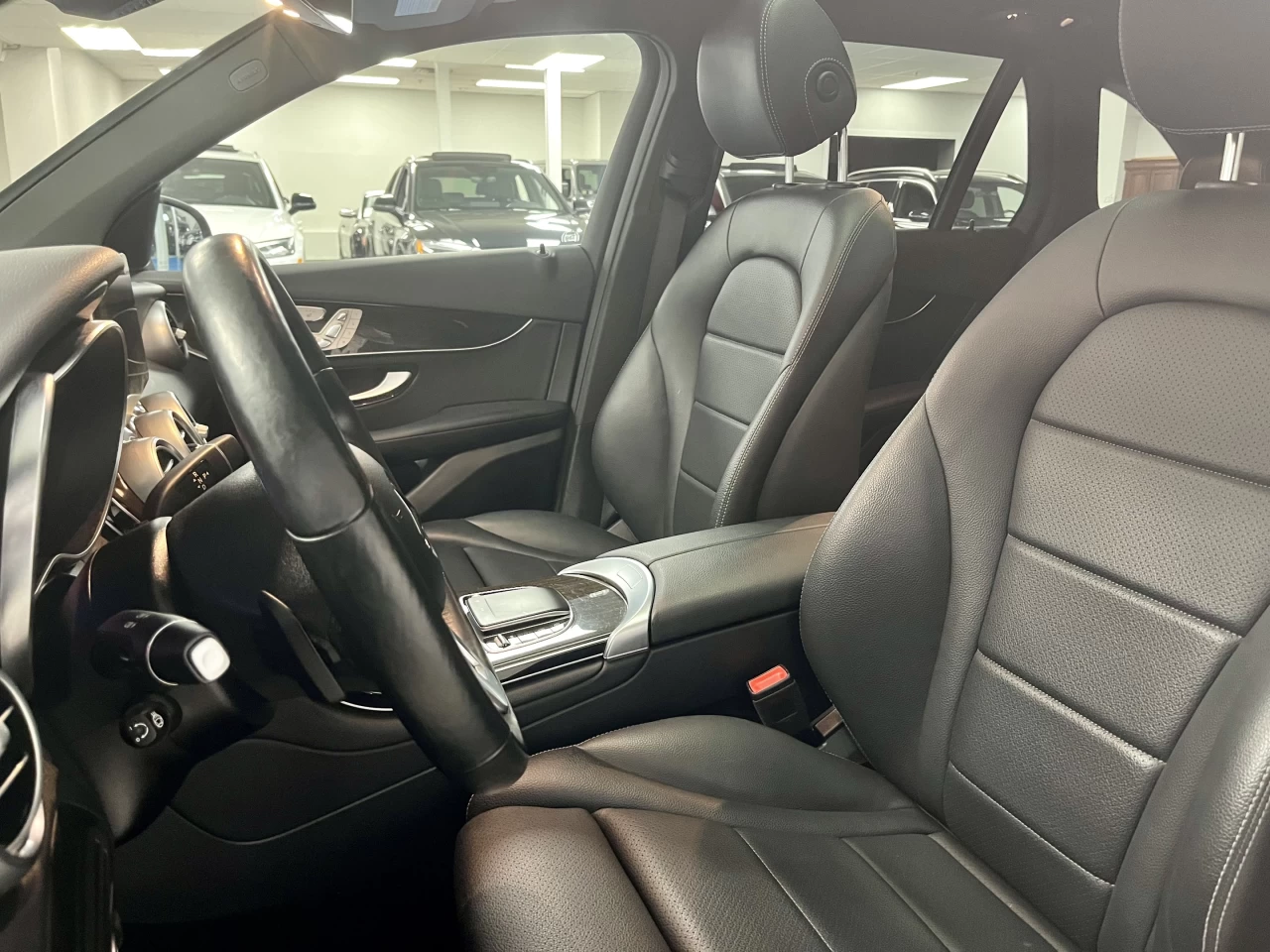 2021 Mercedes-Benz GLC GLC 300 4MATIC SUV *LOW KM* Main Image