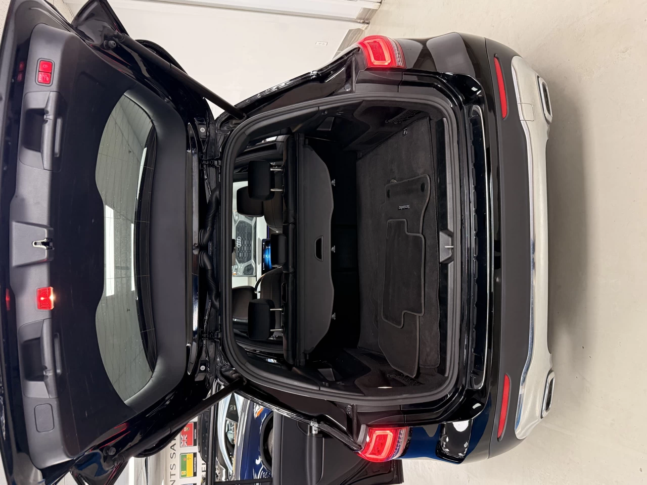 2021 Mercedes-Benz GLB GLB 250 4MATIC SUV Main Image