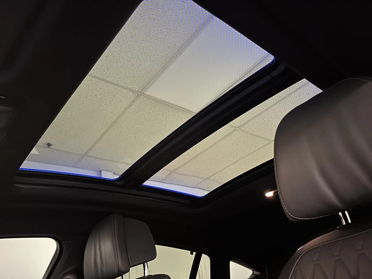 2023 BMW X6 MSPORT-FROZEN BLACK METALLIC-SKY LOUNGE Main Image