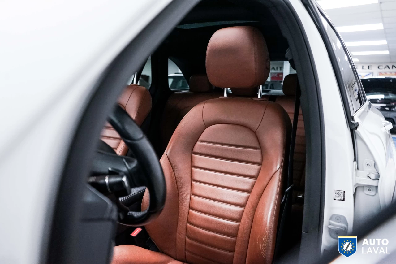 2016 Mercedes-Benz GLC 4MATIC 4dr GLC 300 Image principale