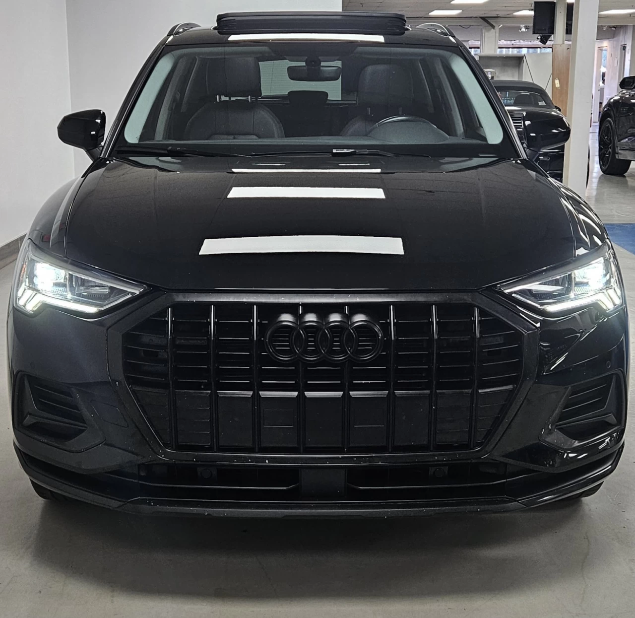 2023 Audi Q3 45 TFSI quattro LOADED ROOF Main Image
