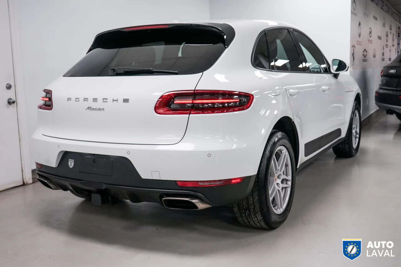 2017 Porsche Macan AWD 4dr Main Image