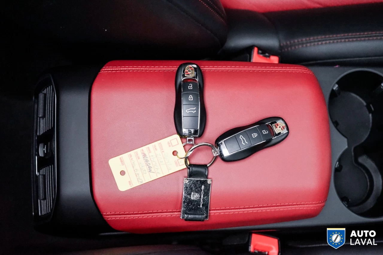 2021 Porsche Macan AWD Image principale