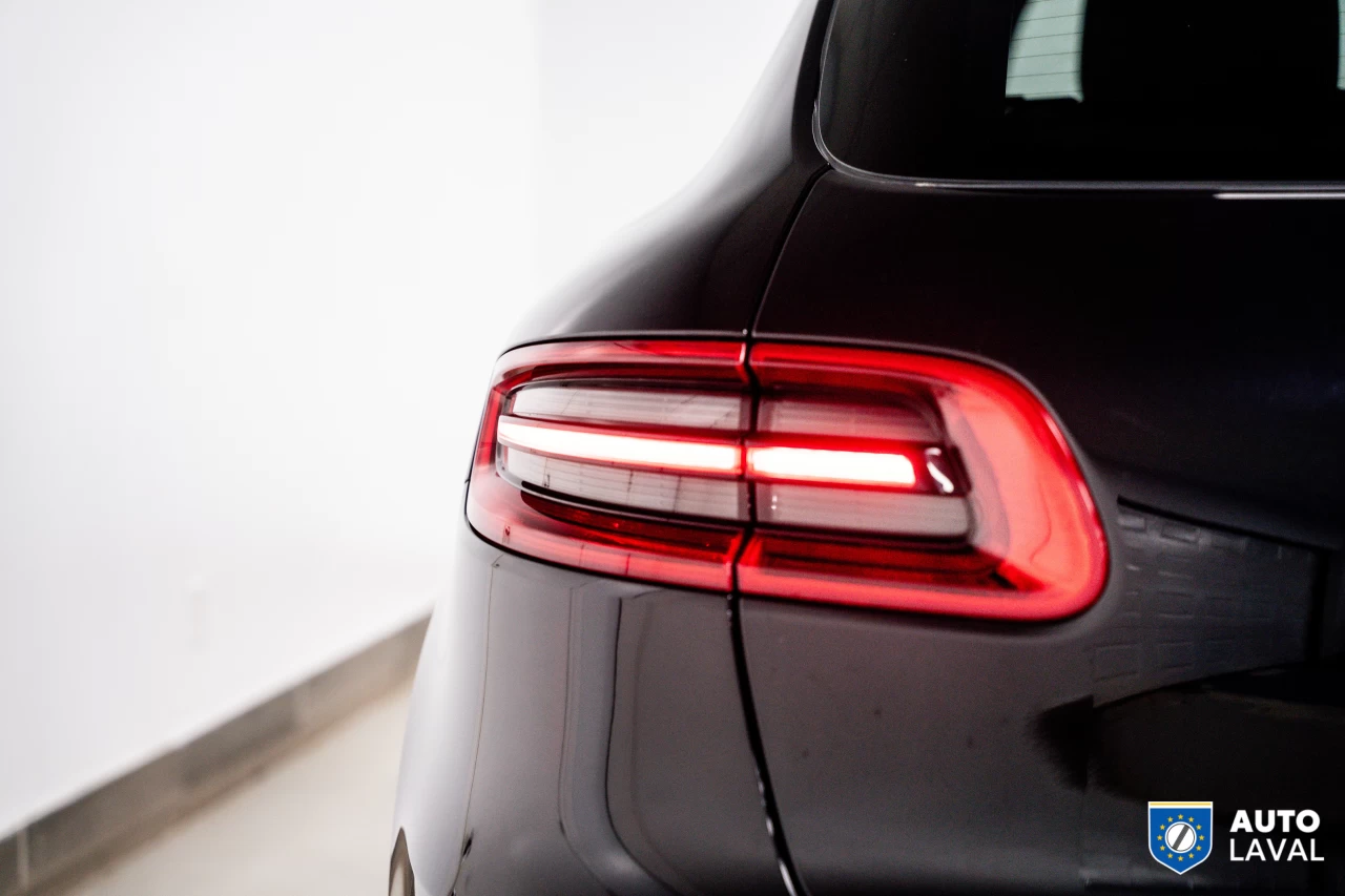 2018 Porsche Macan Sport Edition AWD Image principale