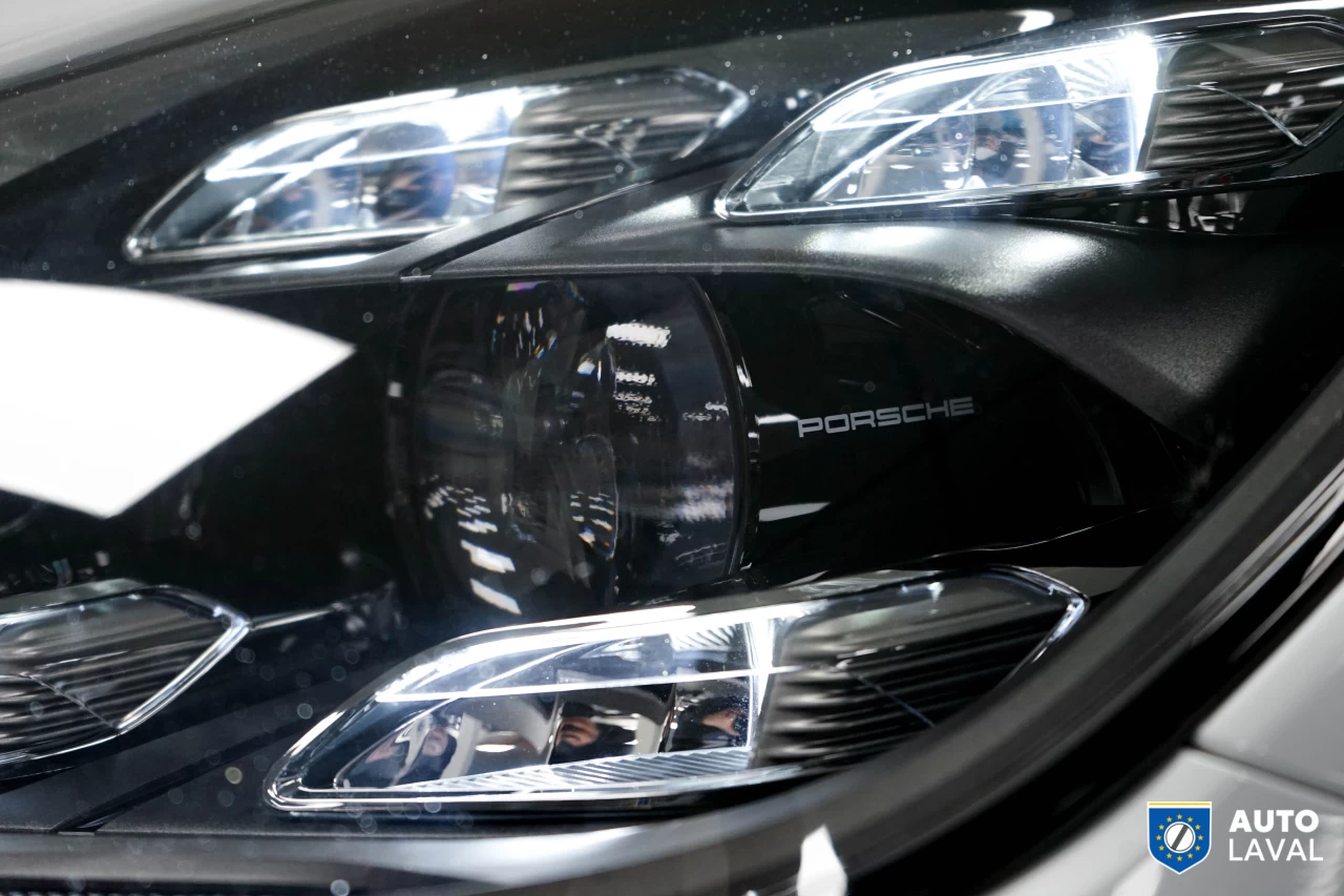 2022 Porsche Cayenne Coupe AWD Main Image