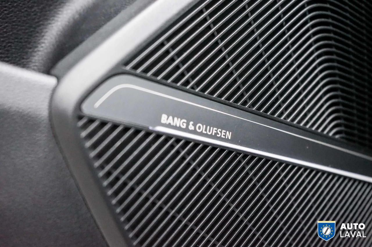 2022 Audi SQ5 TECHNIK  QUANTUM GRAY BLACK BLACK OPTICS CABON Image principale