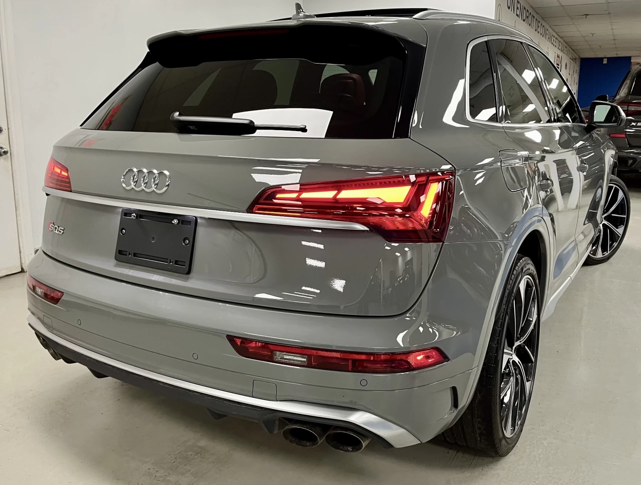 2022 Audi SQ5 QUANTUM GRAY  S-LINE  TECHNIC AIR RIDE Main Image