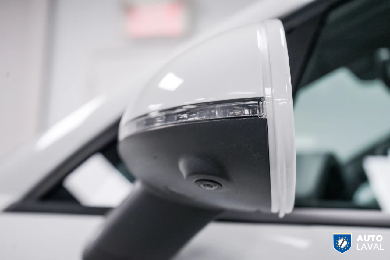 2017 Porsche Macan AWD 4dr Main Image