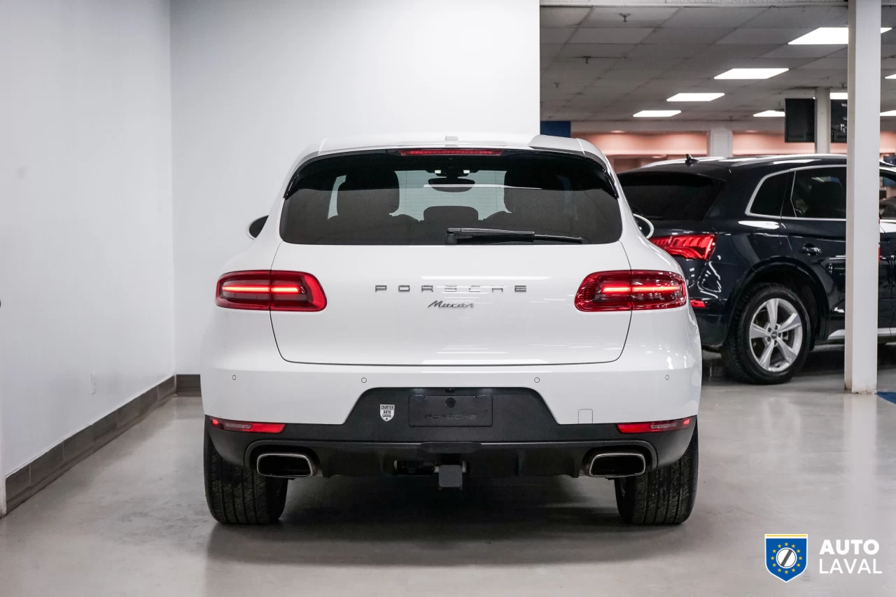 2017 Porsche Macan AWD 4dr Main Image