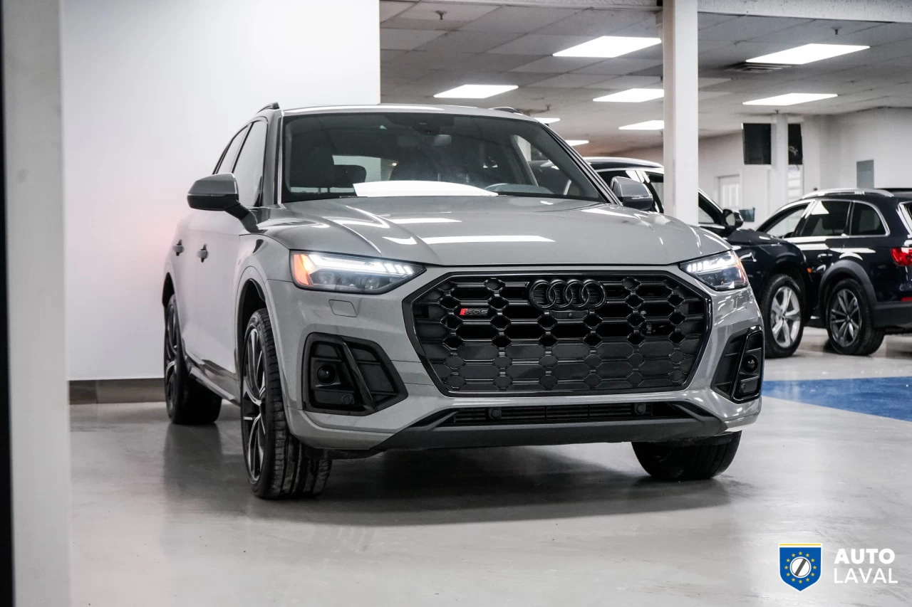 2022 Audi SQ5 TECHNIK  QUANTUM GRAY BLACK BLACK OPTICS CABON Image principale