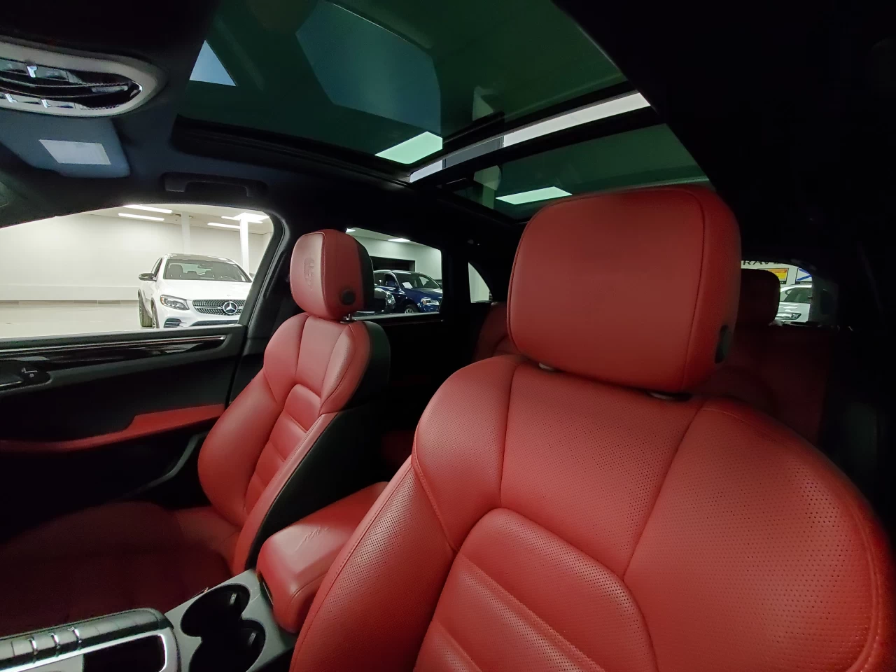 2020 Porsche Macan S AWD Image principale