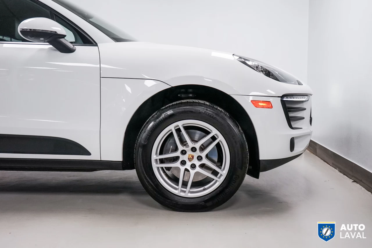 2017 Porsche Macan AWD 4dr Main Image