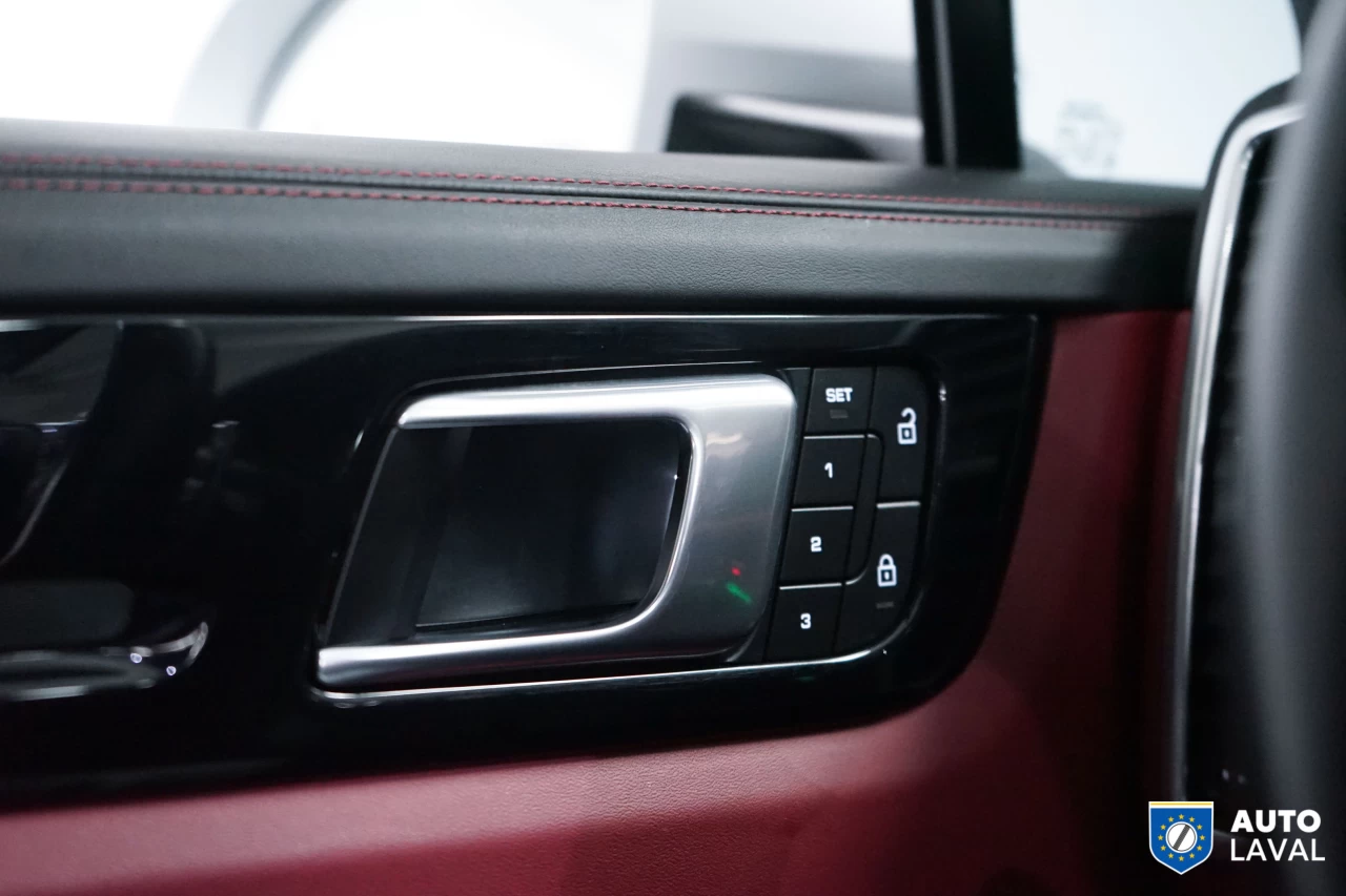 2022 Porsche Cayenne Coupe AWD Main Image