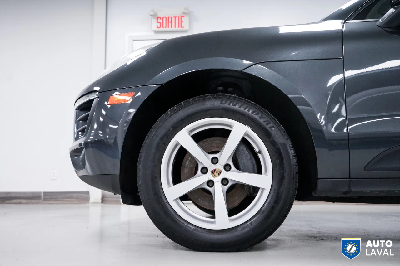 2017 Porsche Macan AWD   BOSE   BACKUP CAM   SUNROOF Image principale