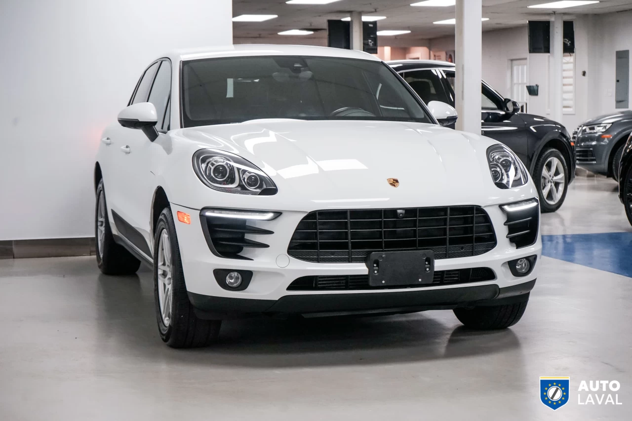 2017 Porsche Macan AWD 4dr Main Image