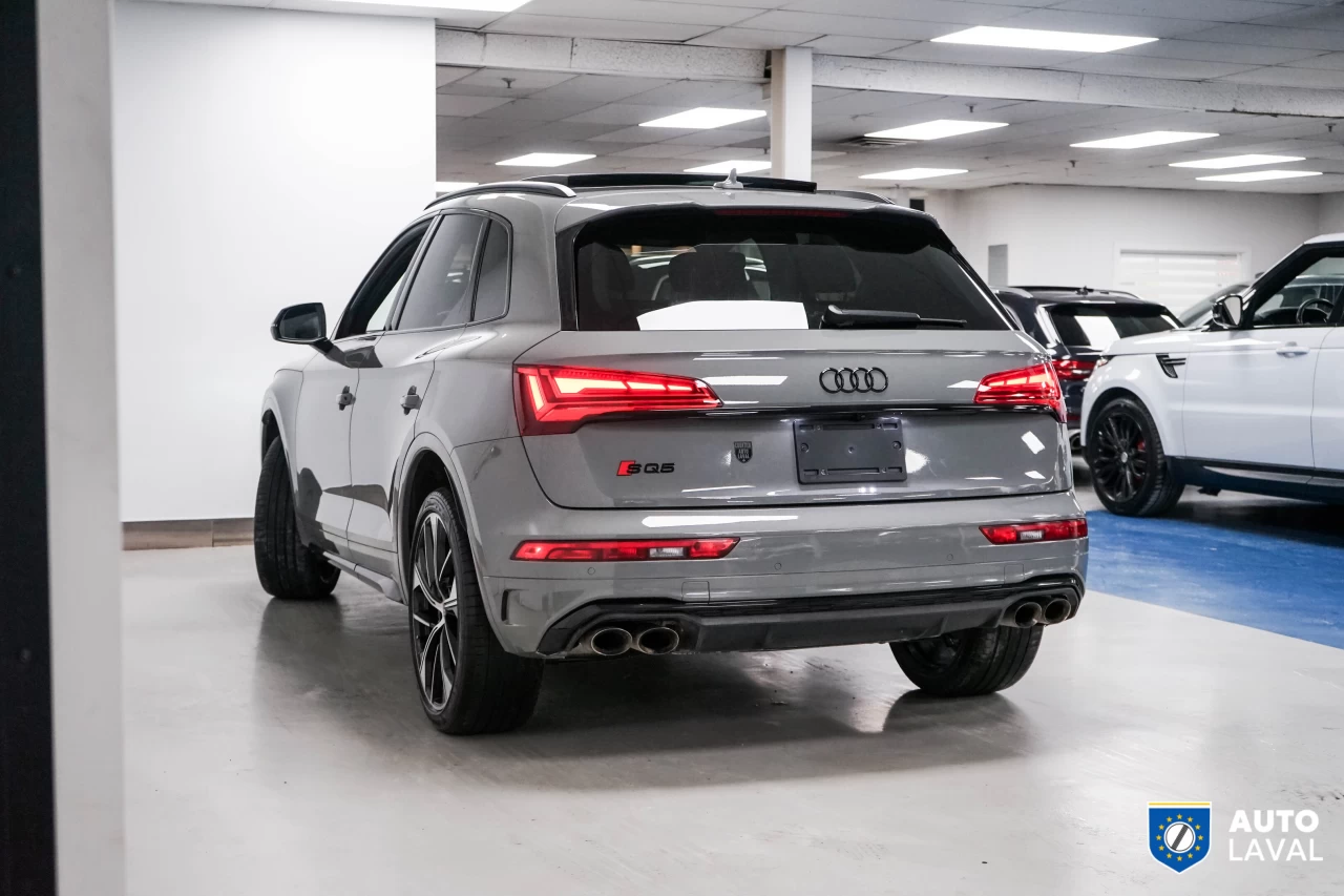 2022 Audi SQ5 TECHNIK  QUANTUM GRAY BLACK BLACK OPTICS CABON Image principale