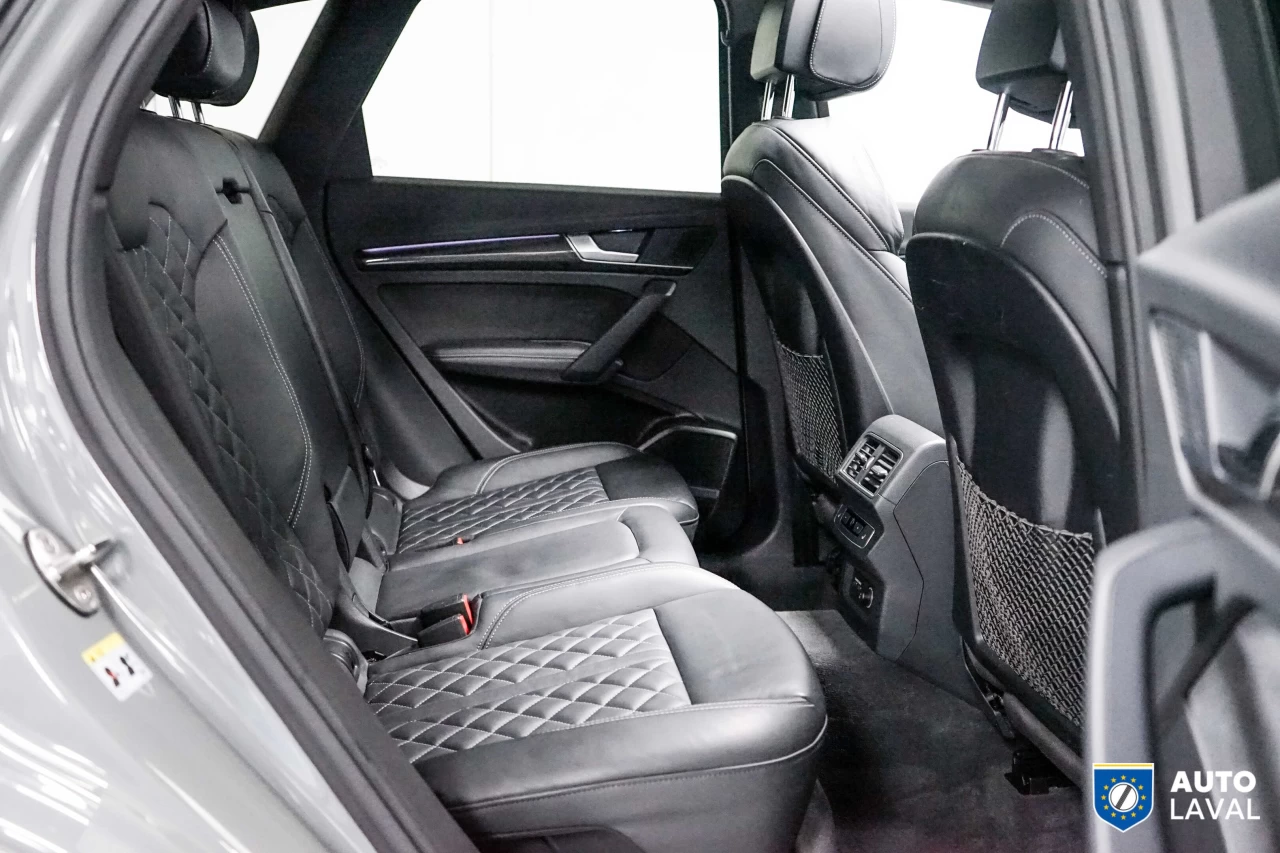 2022 Audi SQ5 TECHNIK  QUANTUM GRAY BLACK BLACK OPTICS CABON Image principale