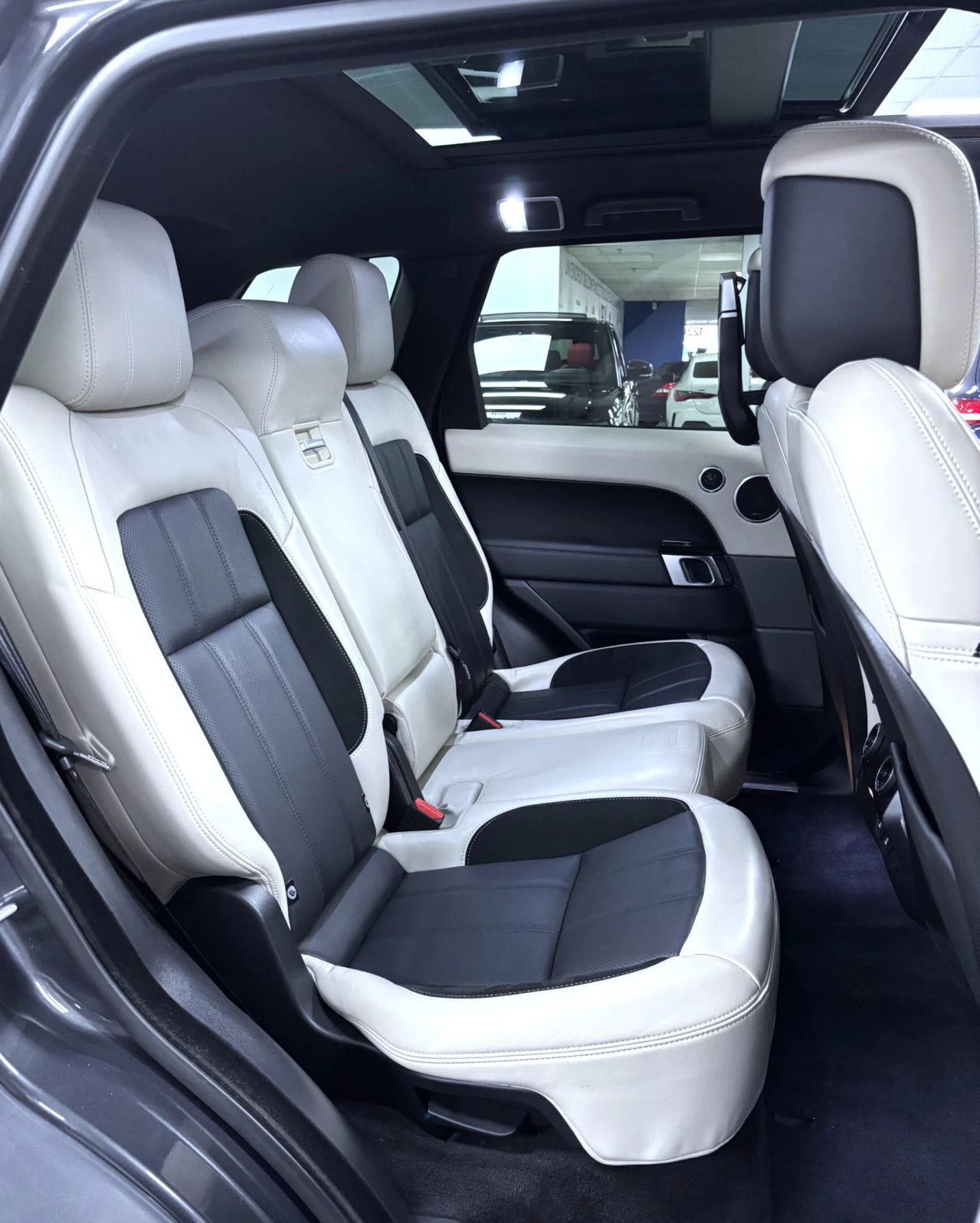 2020 Land Rover Range Rover Sport MHEV HST Image principale