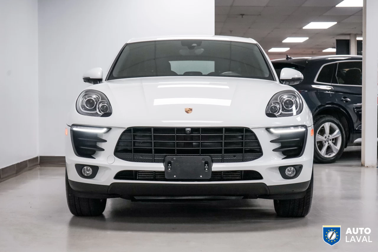 2017 Porsche Macan AWD 4dr Main Image
