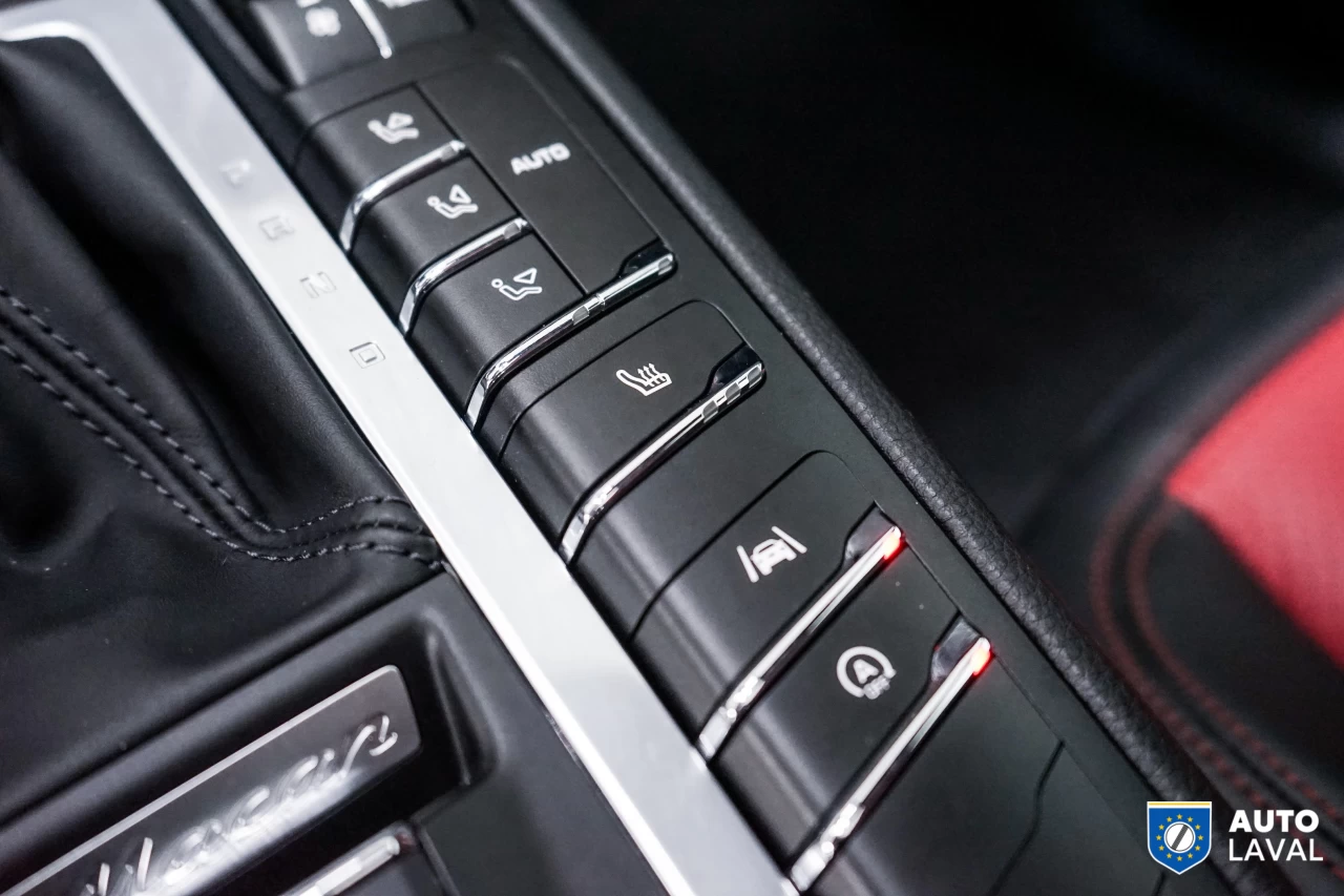 2021 Porsche Macan AWD Image principale