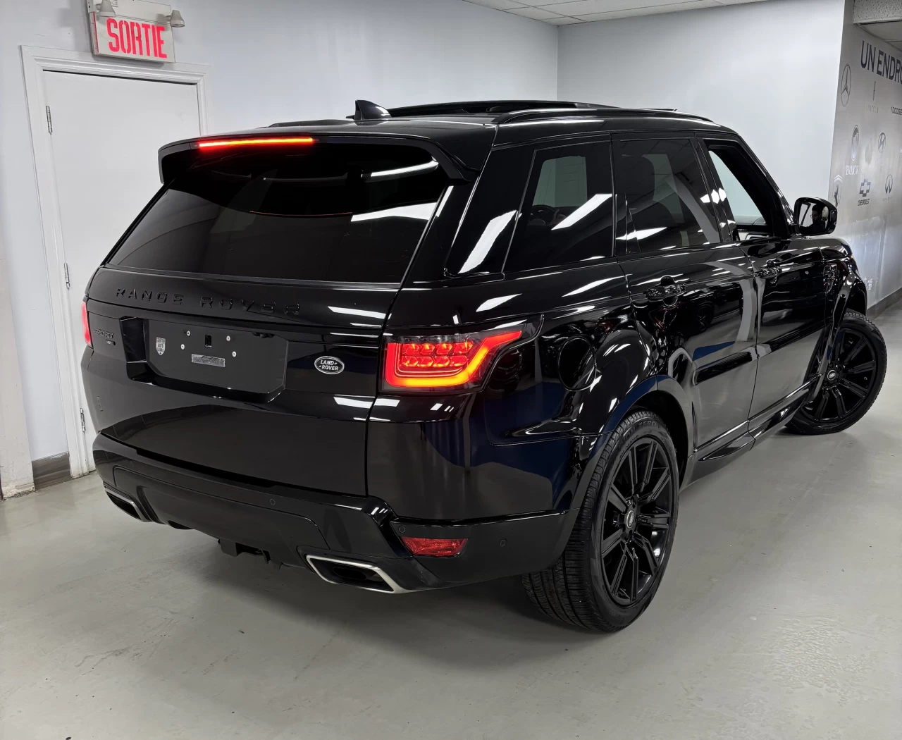 2020 Land Rover Range Rover Sport HST Main Image