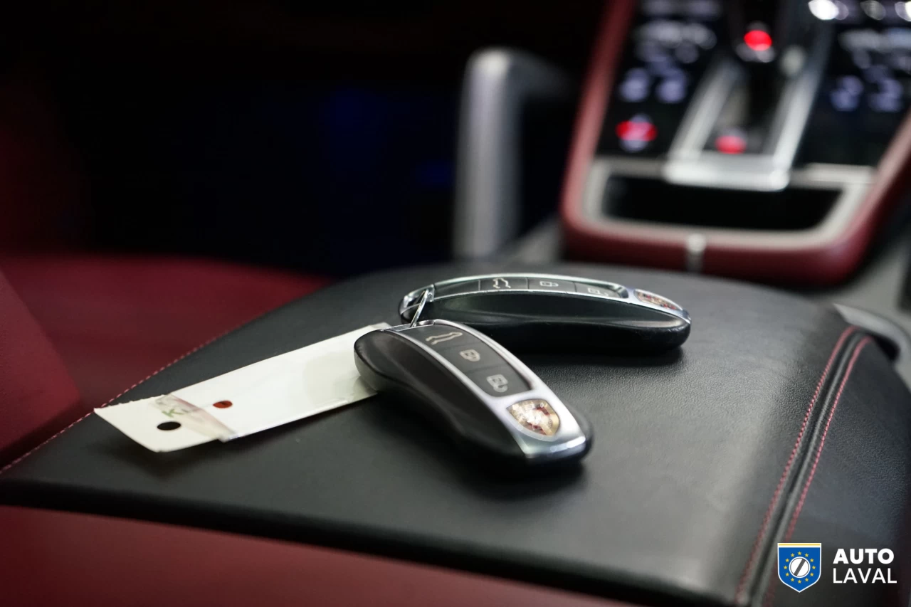 2022 Porsche Cayenne Coupe AWD Main Image