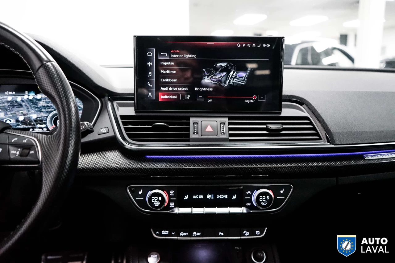 2022 Audi SQ5 TECHNIK  QUANTUM GRAY Main Image