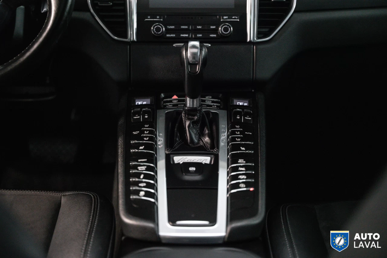 2018 Porsche Macan Sport Edition AWD Image principale